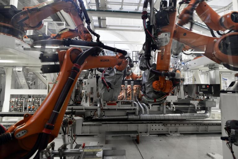 Dl Coronavirus Ter, decreto al rush finale: le anticipazioni sulla manovra anti crisi. Arera ferma i distacchi