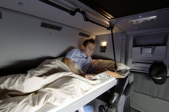 Mezzi fino a 3,5 tonnellate: divieto di riposo in cabina se non ci sono sicurezza, comfort e igiene