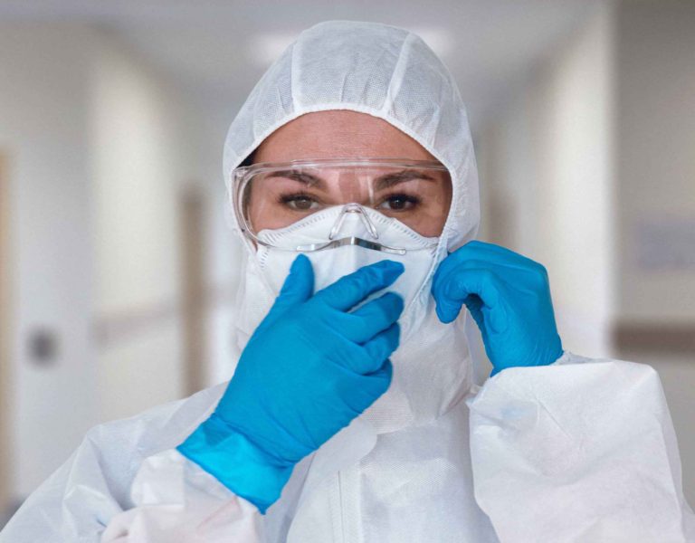 Dpcm anti-coronavirus, stretta alla movida, sospesi convegni e congressi: tutte le novità