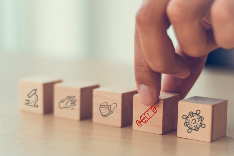 Sicuri, efficaci e permanenti: tutte le informazioni sui vaccini anti-Covid