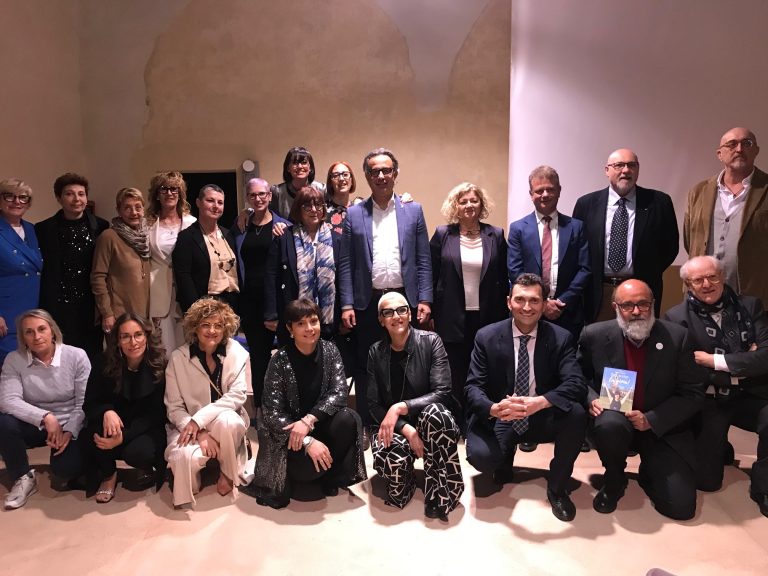 “Oggi scelgo la gioia”: il primo ciclo chiude con un libro e 12 storie di speranza